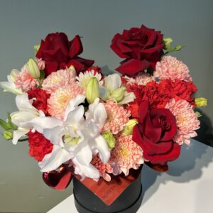Lilium and red rose box